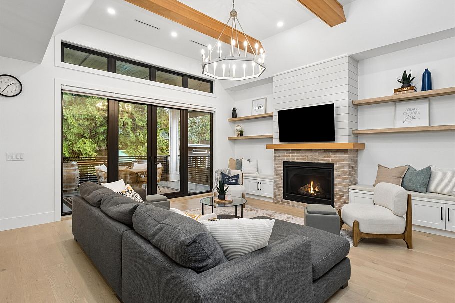 1260 Plateau Drive North Vancouver, BC - 10