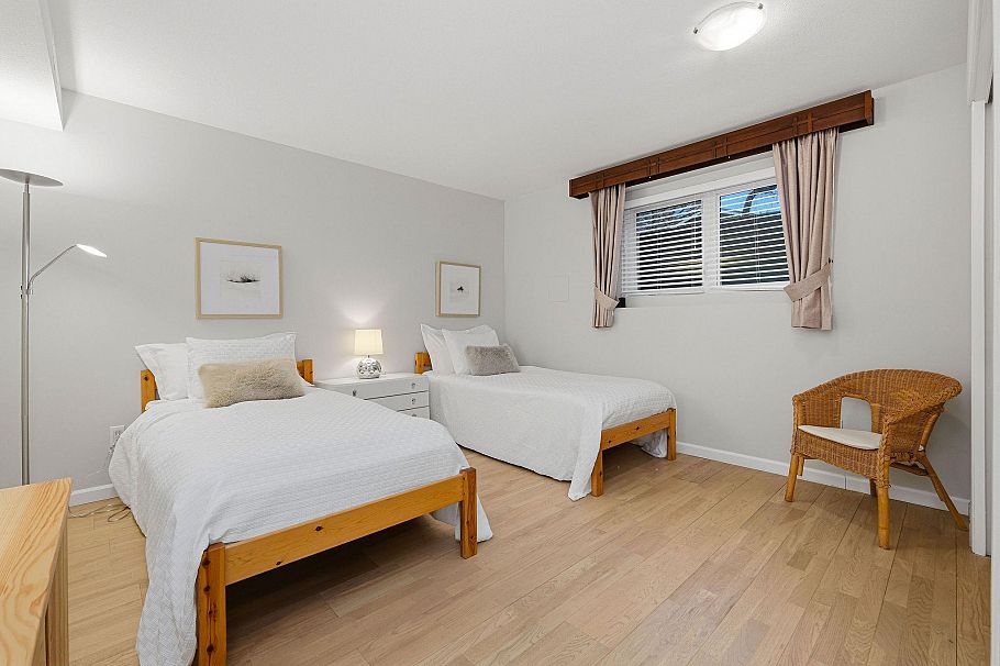 1558 Bowser Avenue North Vancouver, BC - 27
