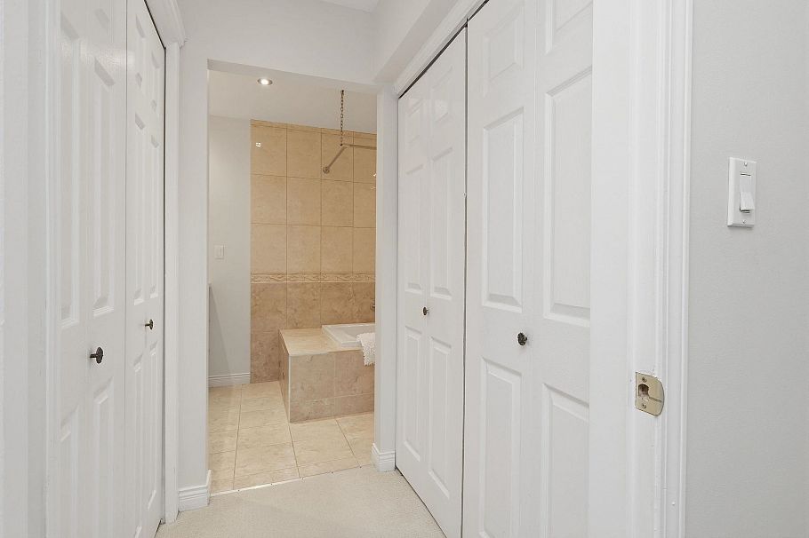 1558 Bowser Avenue North Vancouver, BC - 18