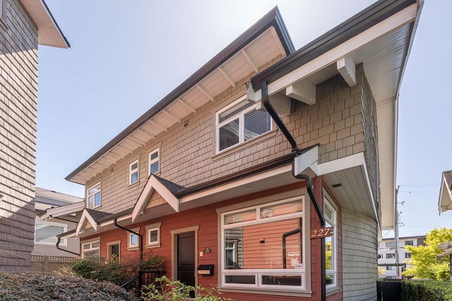 227 E 17 Street North Vancouver, BC - 2