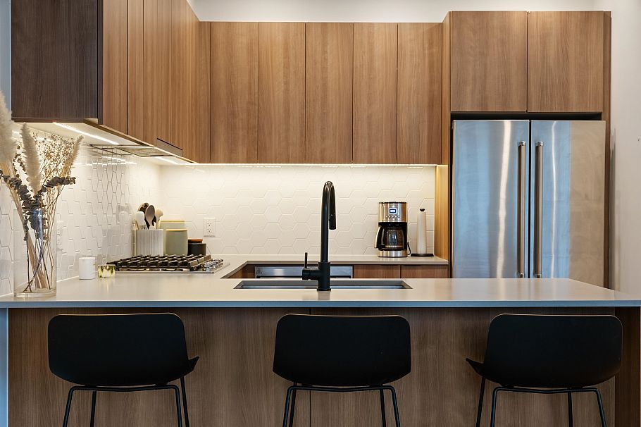 7 533 E 3rd Street North Vancouver, BC - 7