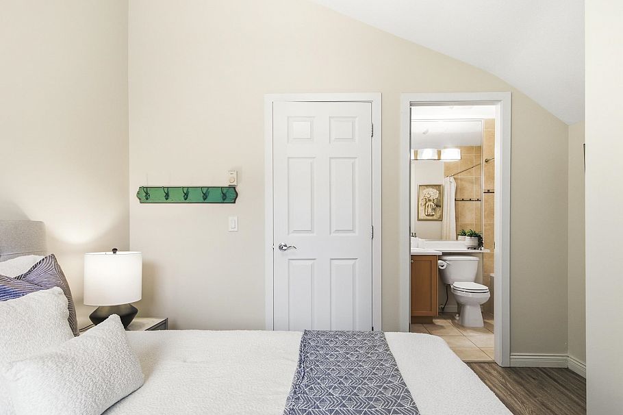 1737 Frances Street Vancouver, BC - 17