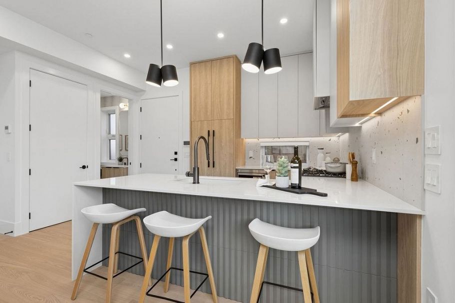 2 2752 Graveley Street Vancouver, BC - 13