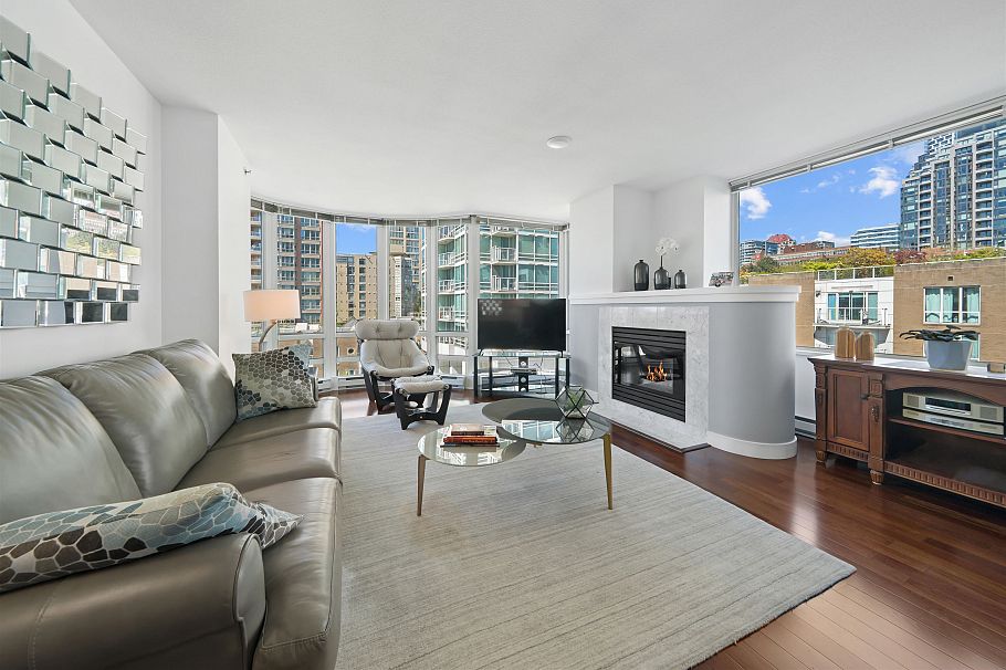 604 1501 Howe Street Vancouver, BC - 1