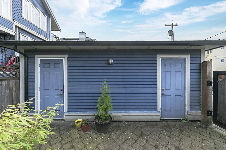 1737 Frances Street Vancouver, BC - 35