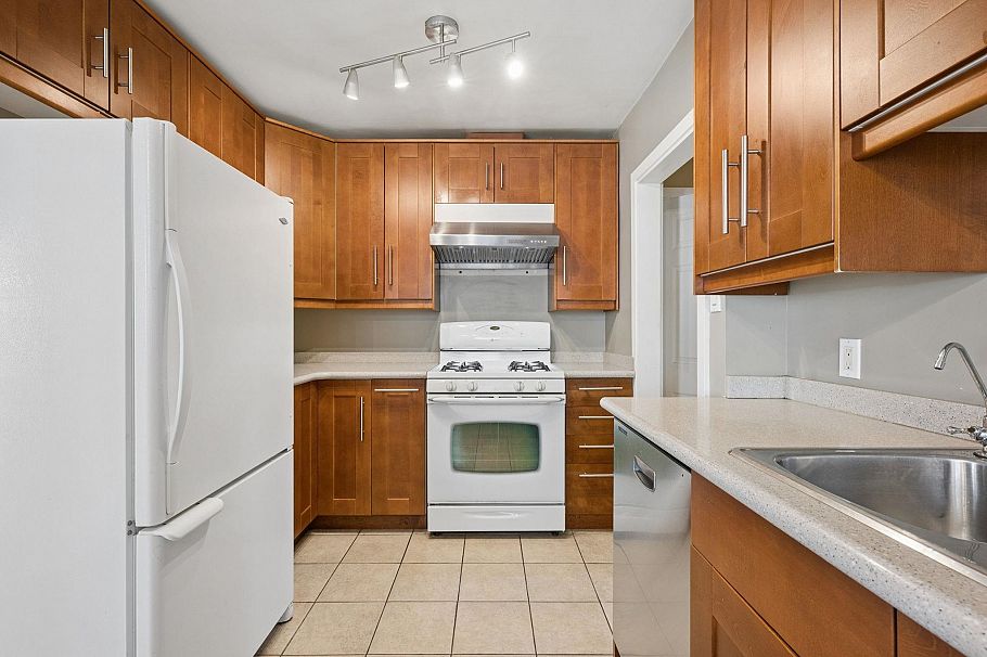 7621 Elliott Street Vancouver, BC - 10