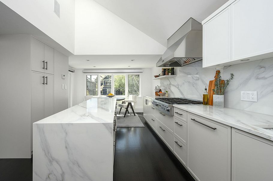 3262 W 1st Avenue Vancouver, BC - 12