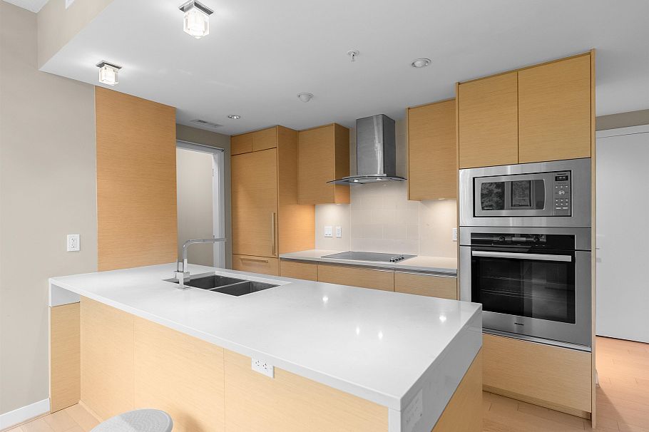 503 4539 Cambie Street Vancouver, BC - 4