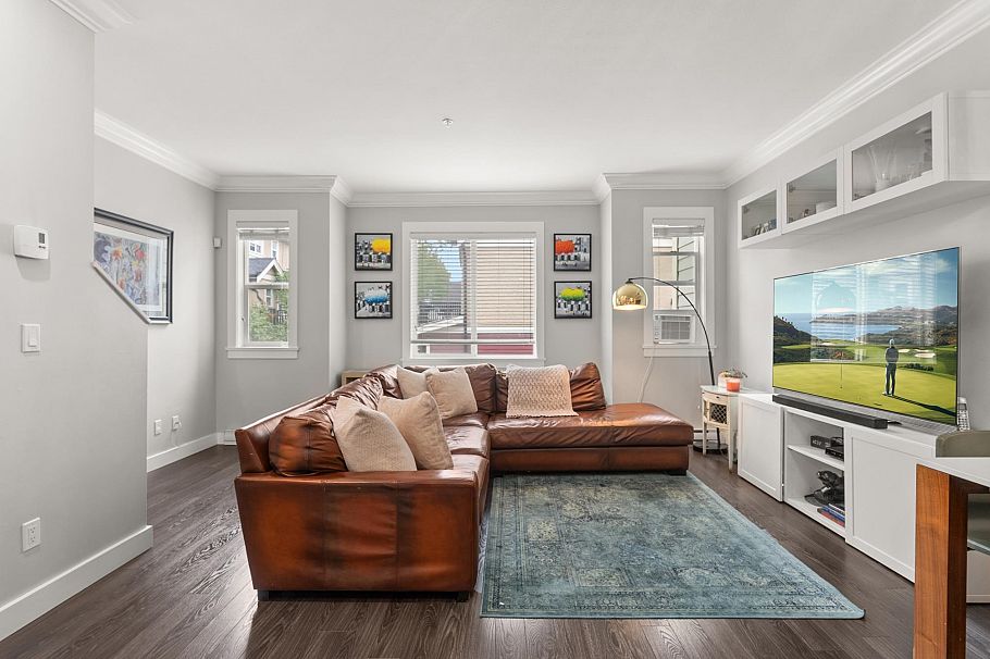 1382 E 27th Avenue Vancouver, BC - 3