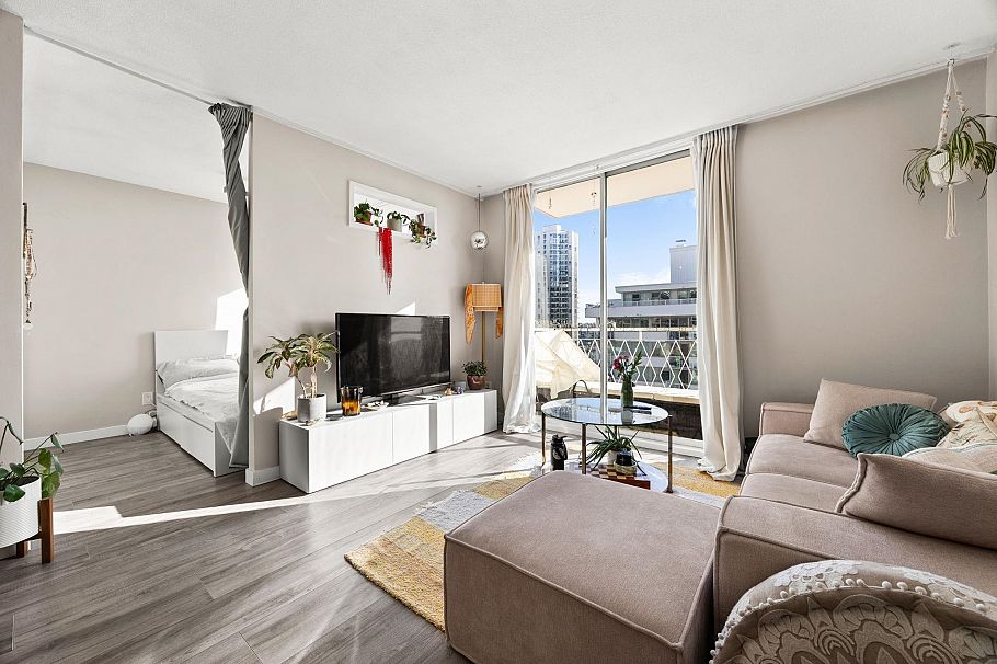 701 1100 Harwood Street Vancouver, BC - 1