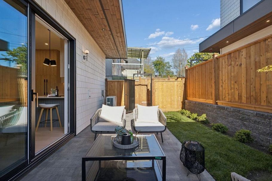 2 2752 Graveley Street Vancouver, BC - 15