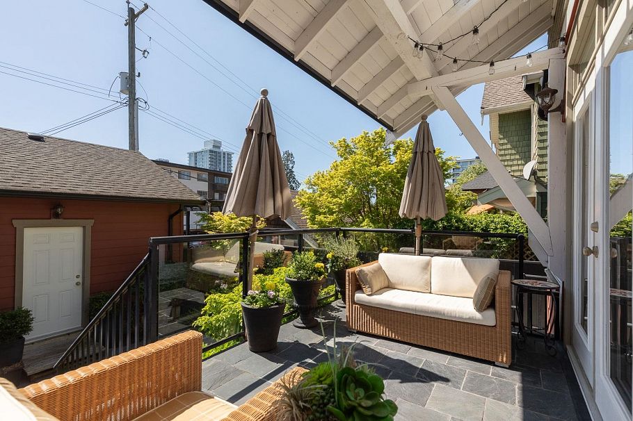227 E 17 Street North Vancouver, BC - 18