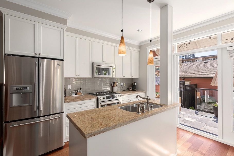227 E 17 Street North Vancouver, BC - 13