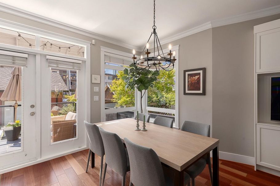 227 E 17 Street North Vancouver, BC - 14