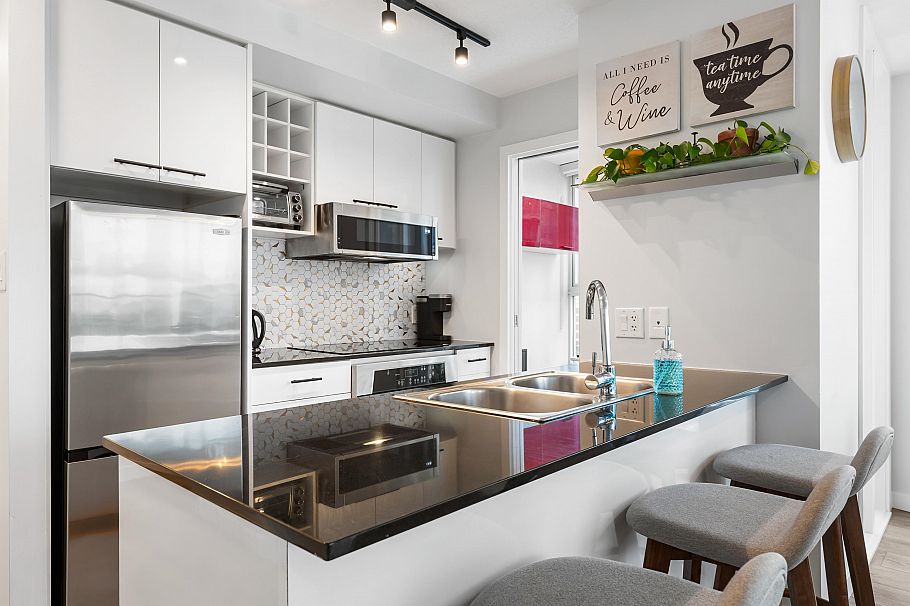 908 668 Citadel Parade Vancouver, BC - 1