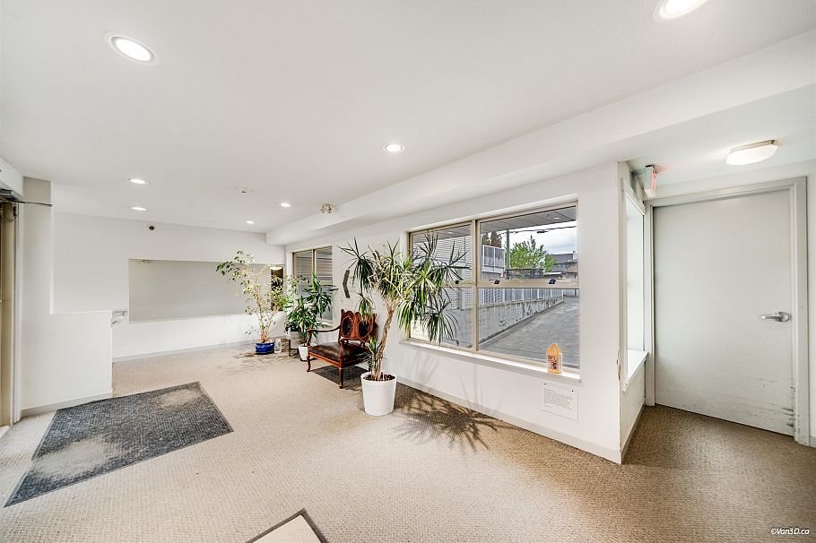 110 1615 Frances Street Vancouver, BC - 32