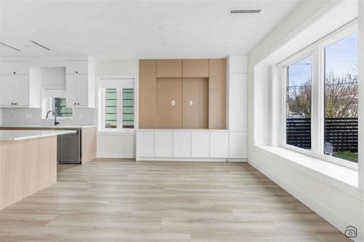 718 E 62nd Avenue Vancouver, BC - 3