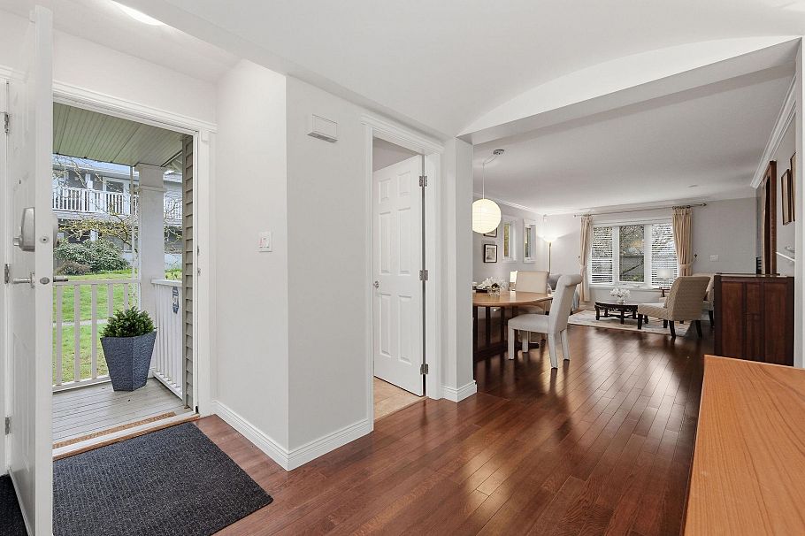 1558 Bowser Avenue North Vancouver, BC - 3