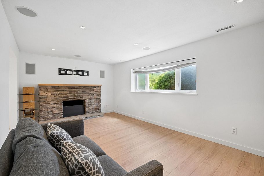 7621 Elliott Street Vancouver, BC - 18