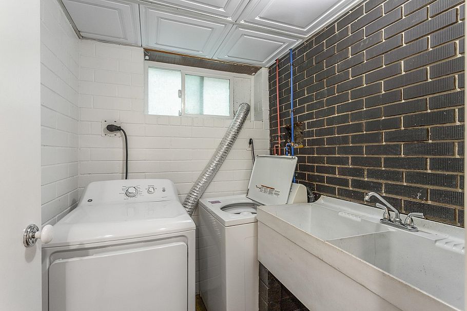 3951 William Street Burnaby, BC - 25
