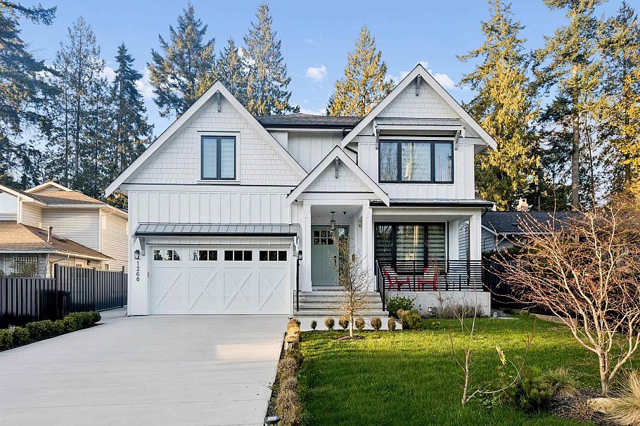 1260 Plateau Drive North Vancouver, BC - 1