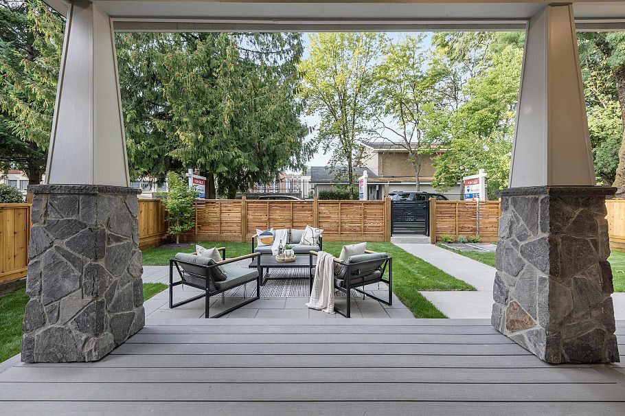 2136 E 10th Avenue Vancouver, BC - 21