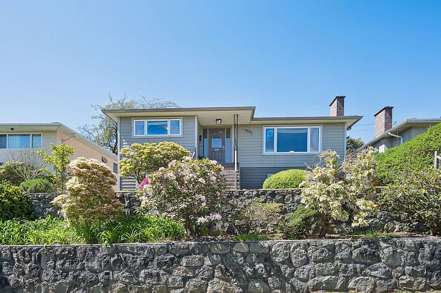 7621 Elliott Street Vancouver, BC - 2