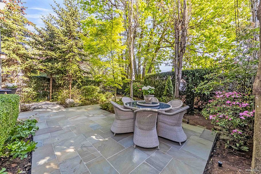 3113 W 42nd Avenue Vancouver, BC - 2