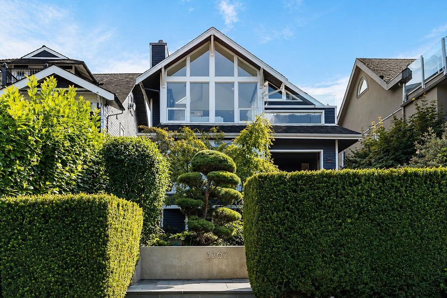 3262 W 1st Avenue Vancouver, BC - 1