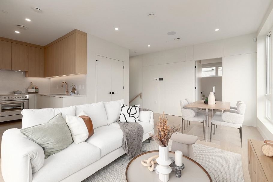 2652 E 38th Avenue Vancouver, BC - 10