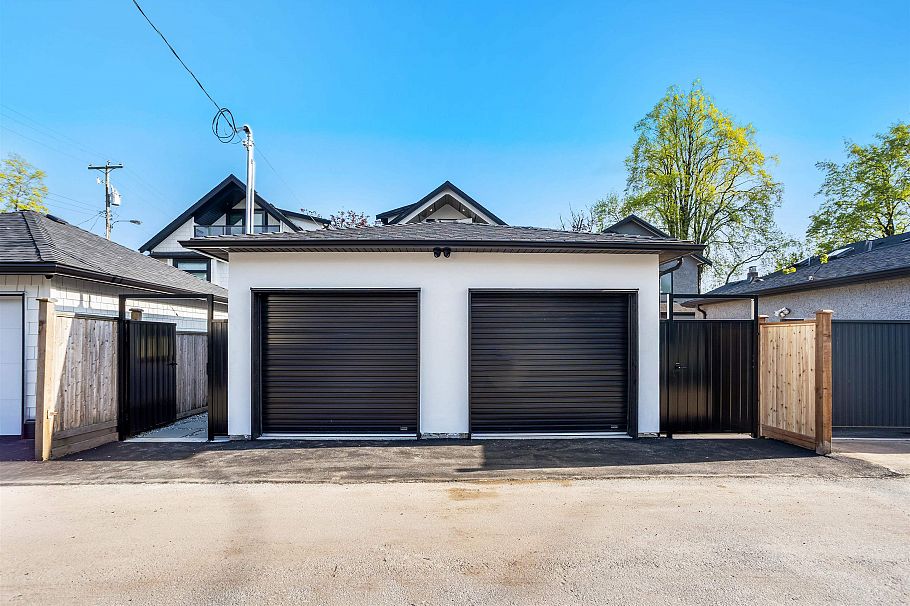 1 165 E 45th Avenue Vancouver, BC - 18