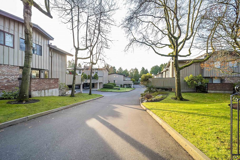 72 3180 E 58th Avenue Vancouver, BC - 4
