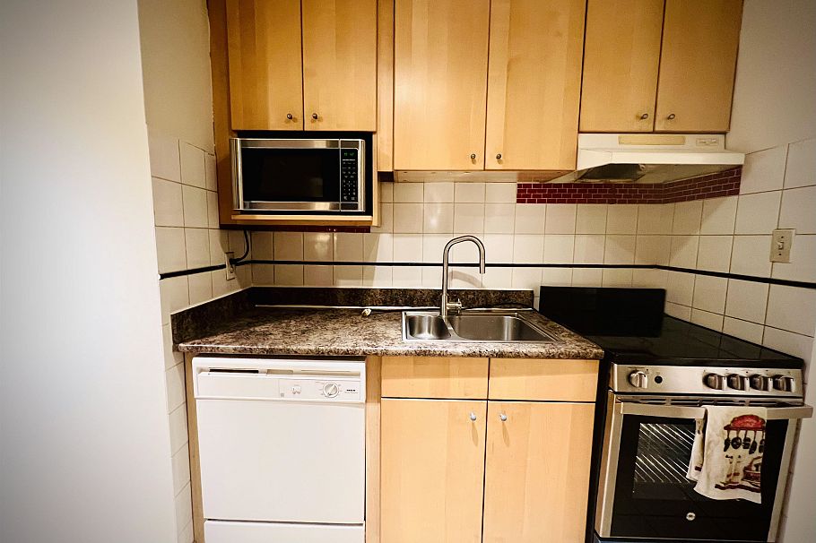 9 140 20TH STREET, North Vancouver BC V7L 3A4 North Vancouver, BC - 1