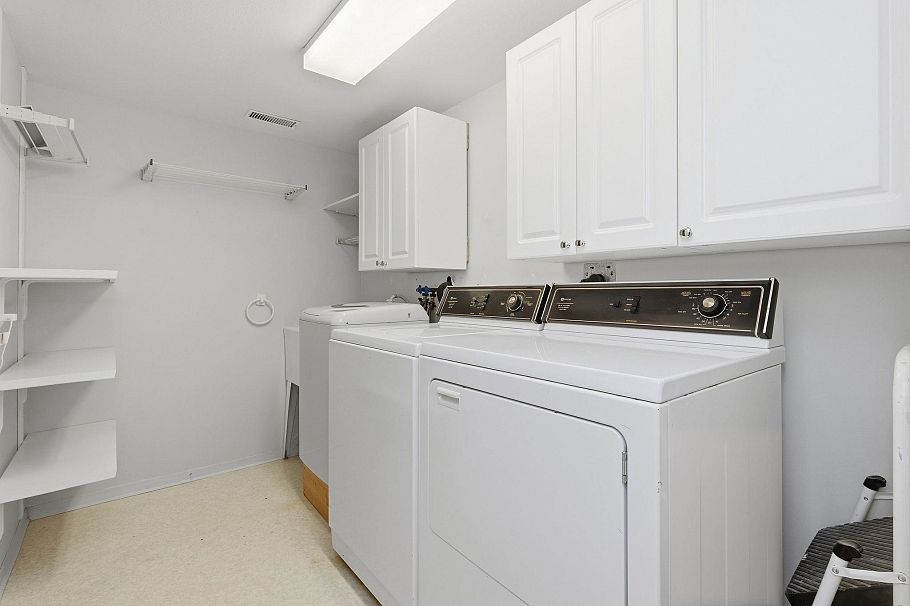 1558 Bowser Avenue North Vancouver, BC - 31