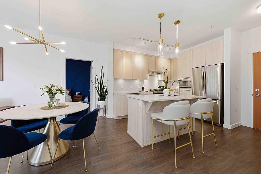 409 123 W 1st Street North Vancouver, BC - 2