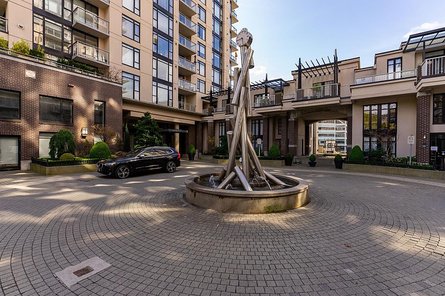 1104 175 W 1st Street North Vancouver, BC - 37