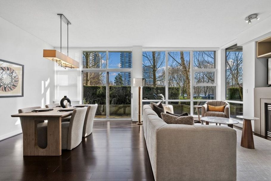 TH105 638 Beach Crescent Vancouver, BC - 2