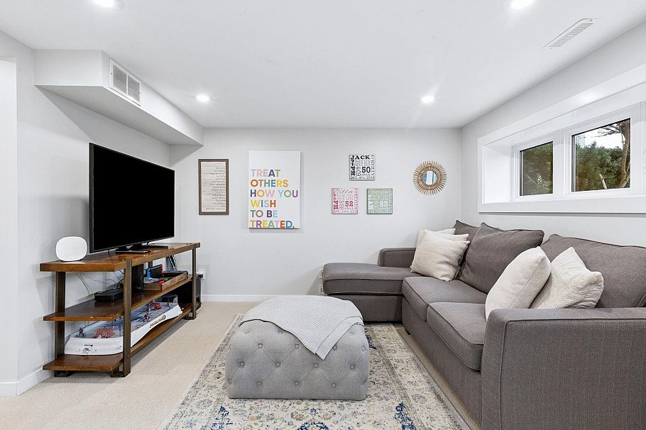 4384 Highland Boulevard North Vancouver, BC - 23