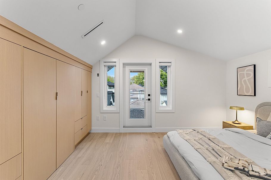 2 165 E 45th Avenue Vancouver, BC - 13