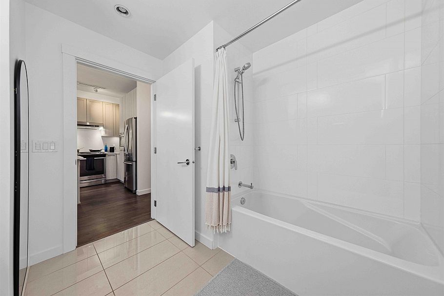 409 123 W 1st Street North Vancouver, BC - 28