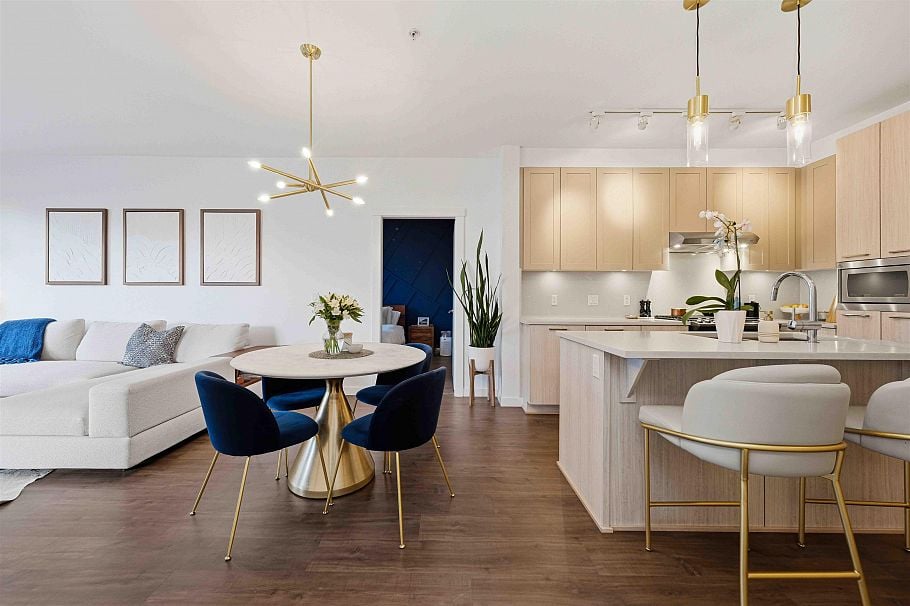 409 123 W 1st Street North Vancouver, BC - 1