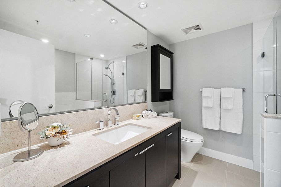 901 1320 Chesterfield Avenue North Vancouver, BC - 20