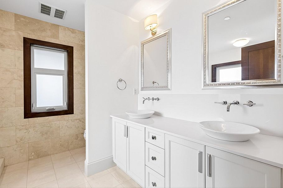 3715 W 22nd Avenue Vancouver, BC - 16