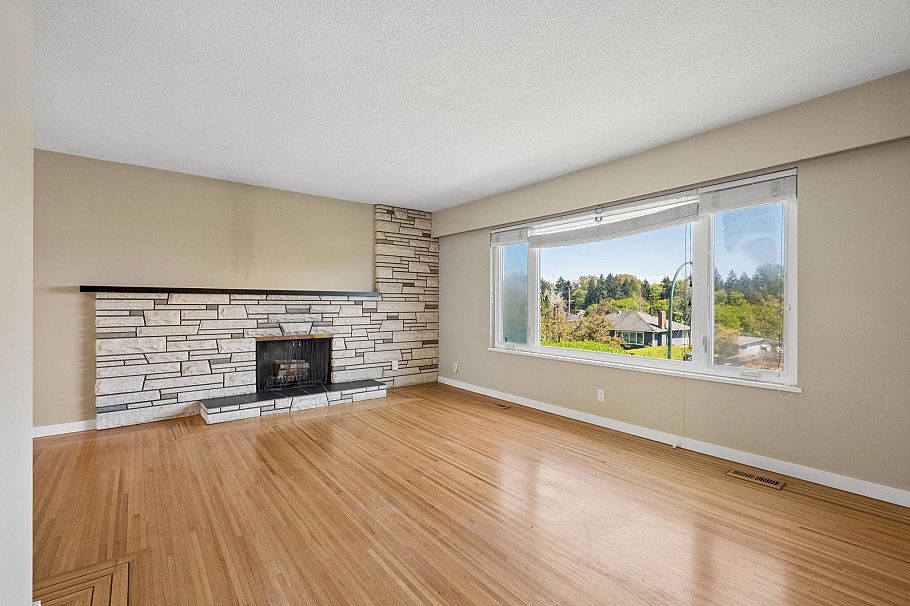 7621 Elliott Street Vancouver, BC - 7