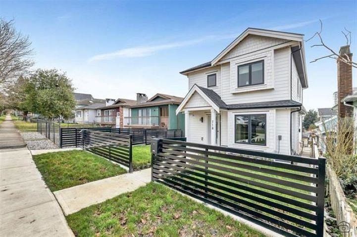 718 E 62nd Avenue Vancouver, BC - 2