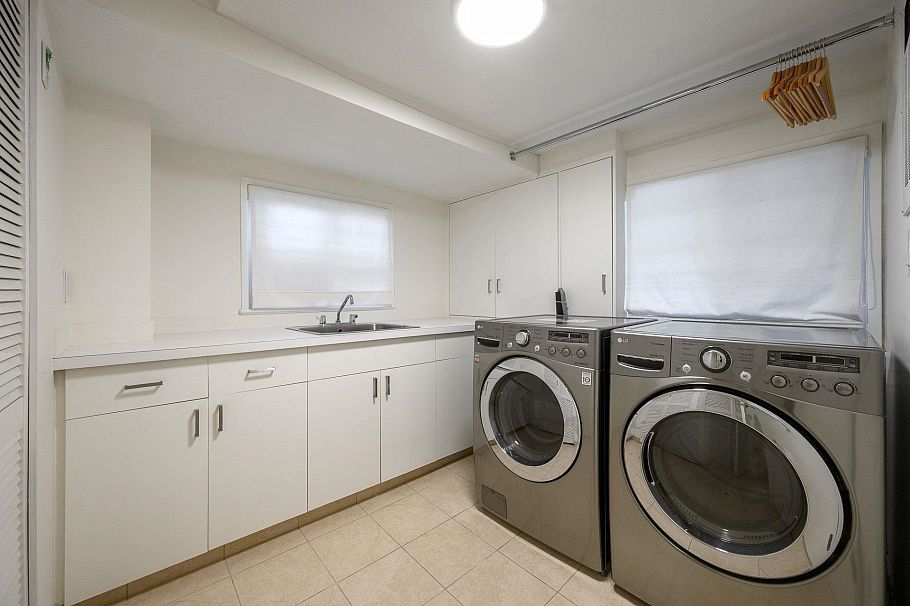 3262 W 1st Avenue Vancouver, BC - 24