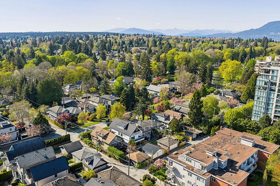 1 6040 Larch Street Vancouver, BC - 36