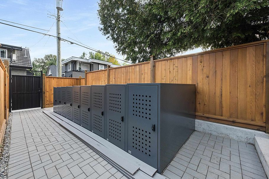 2136 E 10th Avenue Vancouver, BC - 28
