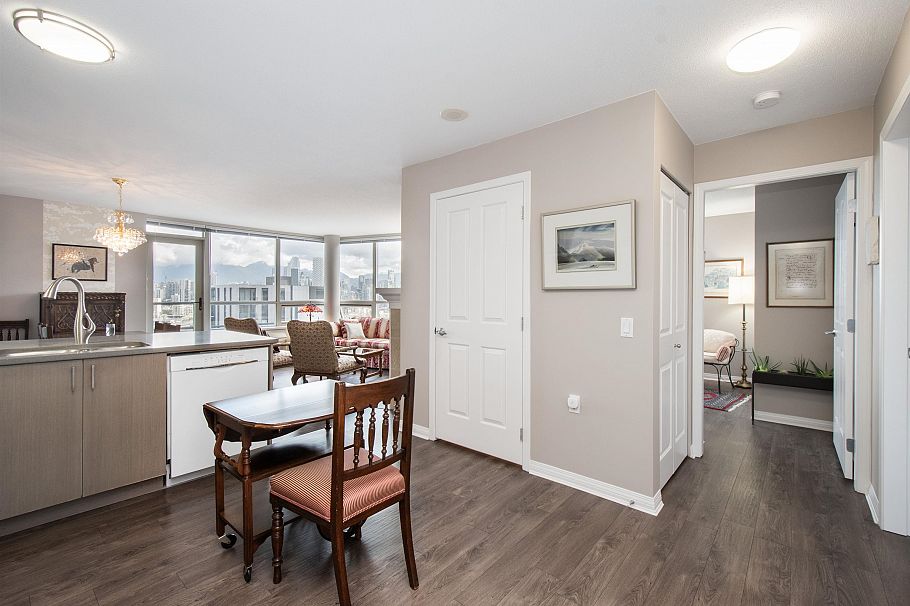 1001 1570 W 7th Avenue Vancouver, BC - 4