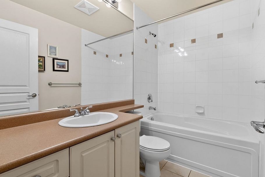 205 588 W 45th Avenue Vancouver, BC - 24